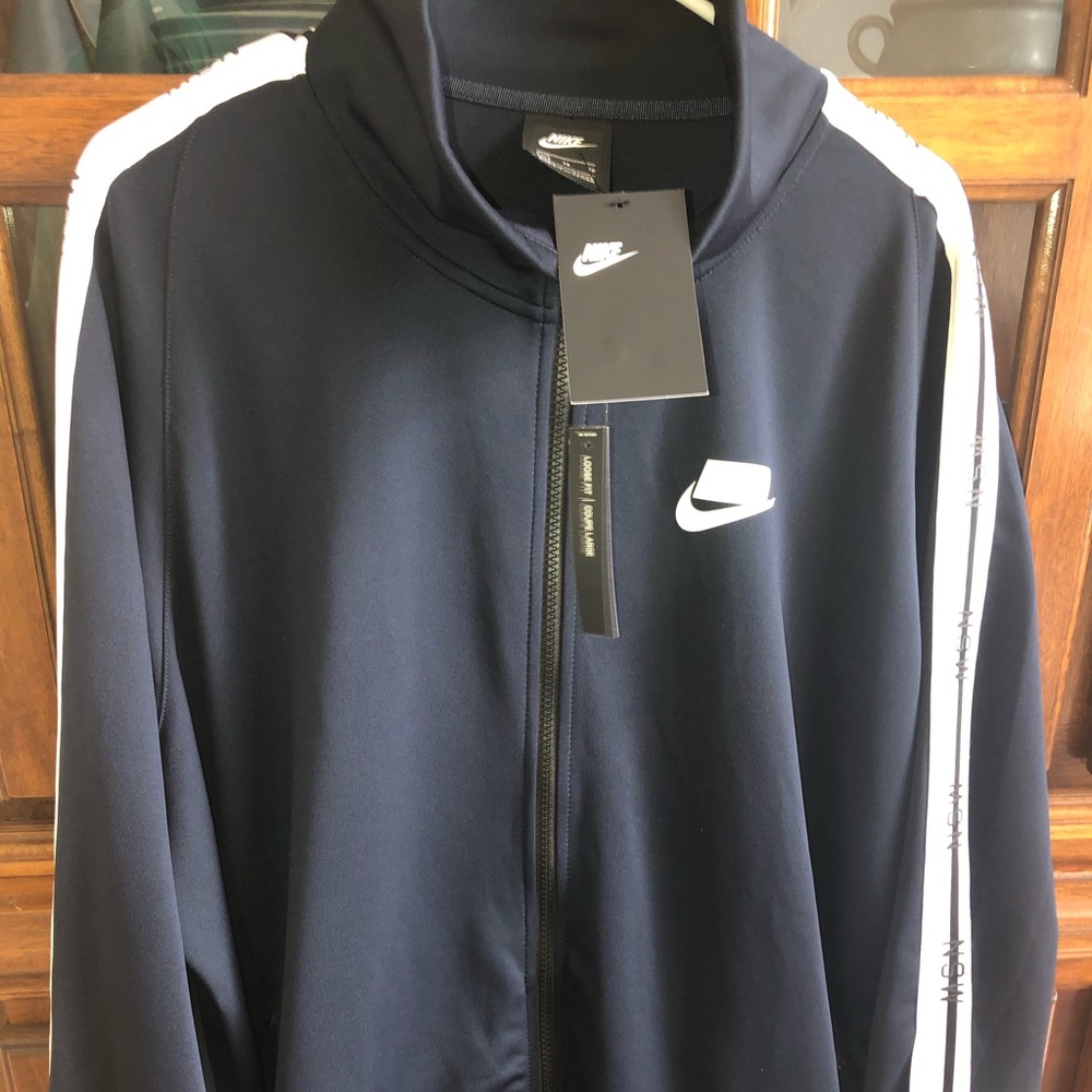 Nike Men’s Sportswear Track Jacket Loose Zip Taped